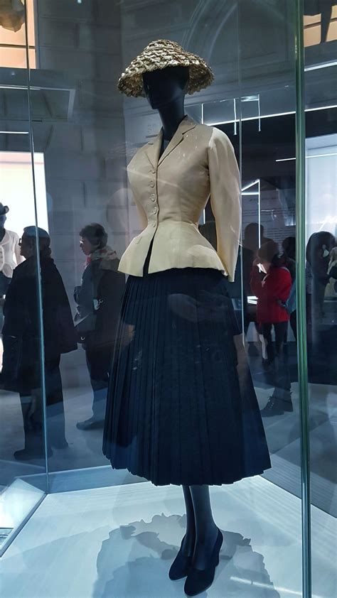 christian dior the bar|dior's bar suit.